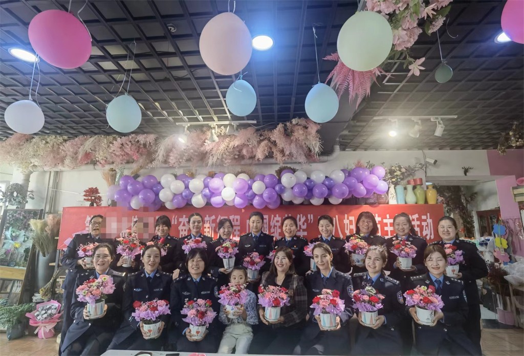 博思花藝婚慶教育，婚慶培訓，花藝培訓，插花培訓，花藝師培訓，主持人培訓，商務主持人培訓，花店運營培訓，花店全系統(tǒng)營銷，小白開花店，小白學主持，金璽棠婚慶酒店，金璽棠總部，鄭州金麻雀教育科技有限公司