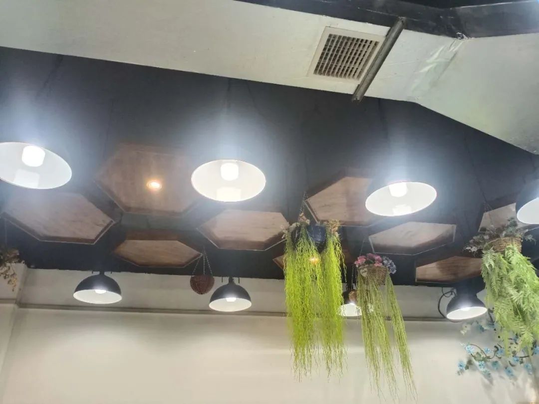 博思花藝婚慶教育，婚慶培訓，花藝培訓，插花培訓，花藝師培訓，主持人培訓，商務主持人培訓，花店運營培訓，花店全系統(tǒng)營銷，小白開花店，小白學主持，金璽棠婚慶酒店，金璽棠總部，鄭州金麻雀教育科技有限公司