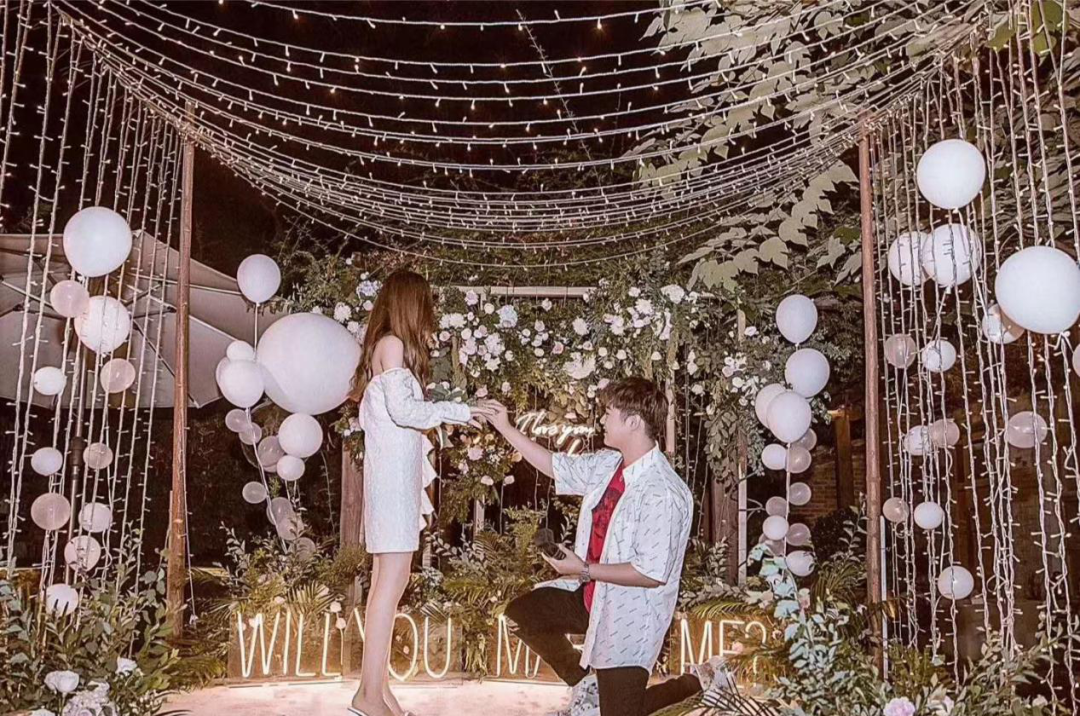 博思花藝婚慶教育，婚慶培訓(xùn)，花藝培訓(xùn)，插花培訓(xùn)，花藝師培訓(xùn)，主持人培訓(xùn)，商務(wù)主持人培訓(xùn)，花店運(yùn)營(yíng)培訓(xùn)，花店全系統(tǒng)營(yíng)銷，小白開(kāi)花店，小白學(xué)主持，金璽棠婚慶酒店，金璽棠總部，鄭州金麻雀教育科技有限公司