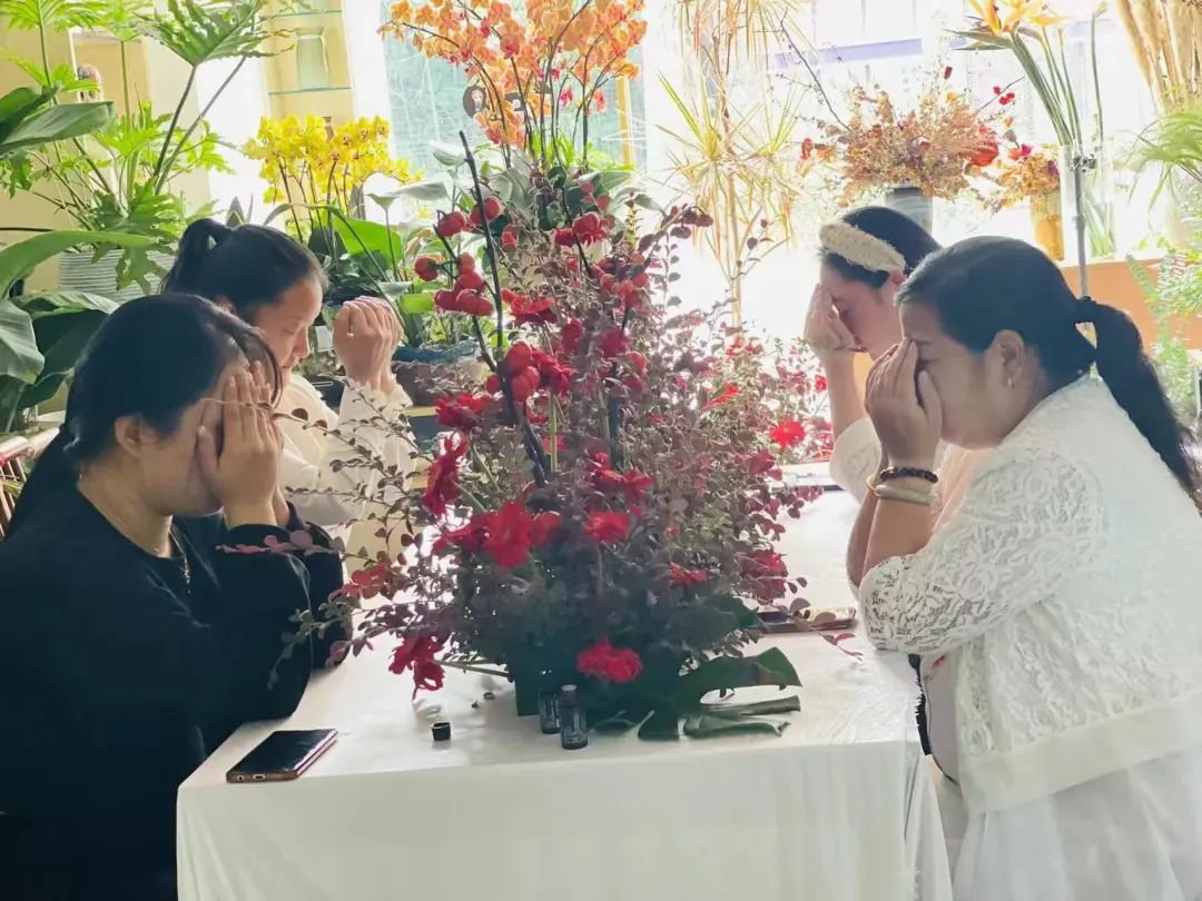 博思花藝婚慶教育，婚慶培訓(xùn)，花藝培訓(xùn)，插花培訓(xùn)，花藝師培訓(xùn)，主持人培訓(xùn)，商務(wù)主持人培訓(xùn)，花店運營培訓(xùn)，花店全系統(tǒng)營銷，小白開花店，小白學(xué)主持，金璽棠婚慶酒店，金璽棠總部，鄭州金麻雀教育科技有限公司