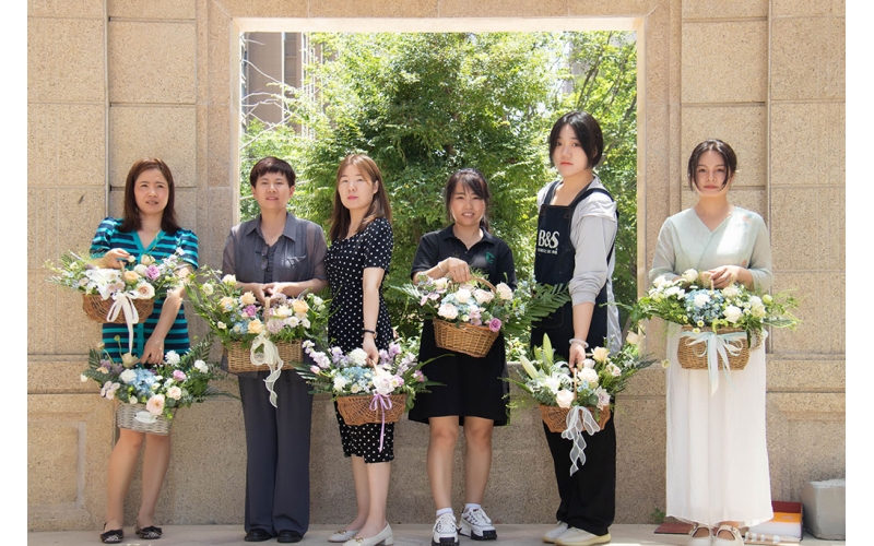 六月份花藝班學(xué)員作品